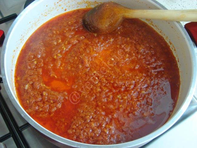 Yoğurtlu Semizotu Yatağında Bulgur Köftesi - Yapılışı (14/24) 