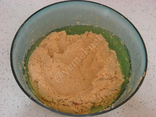 Yoğurtlu Semizotu Yatağında Bulgur Köftesi - Yapılışı (6/24) 