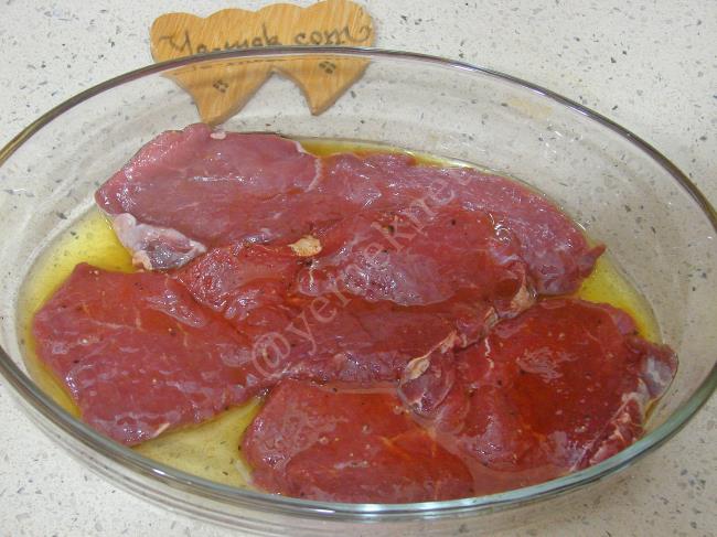 Beşamel Soslu Biftek - Yapılışı (3/12) 