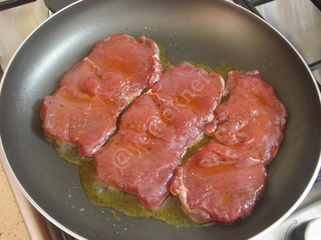 Beşamel Soslu Biftek - Yapılışı (5/12) 