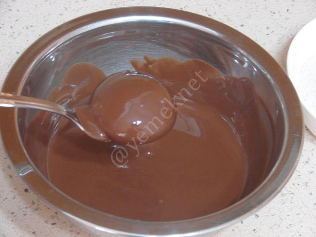 Çikolatalı Kartopu Kurabiyesi - Yapılışı (11/16) 