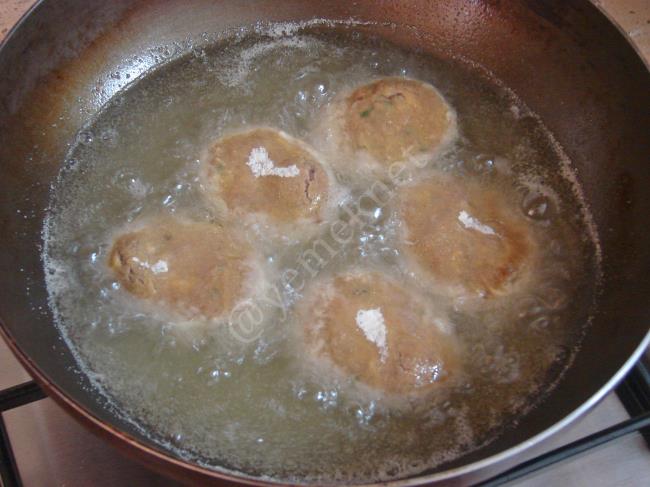 Köfteli Patlıcan Kızartması - Yapılışı (11/16) 