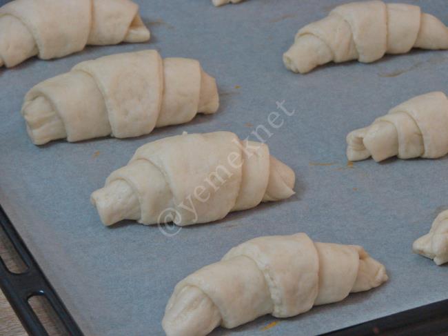 Peynirli Katmer Poğaça - Yapılışı (11/16) 