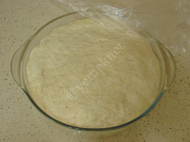 Peynirli Katmer Poğaça - Yapılışı (4/16) 