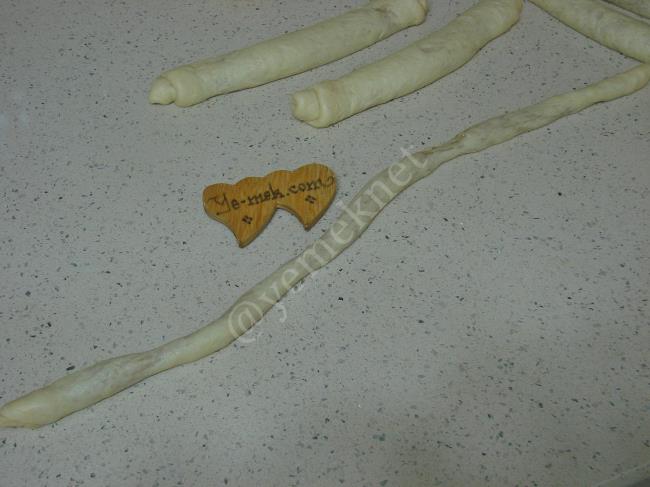 Tahinli Rulo Çörek - Yapılışı (12/20) 