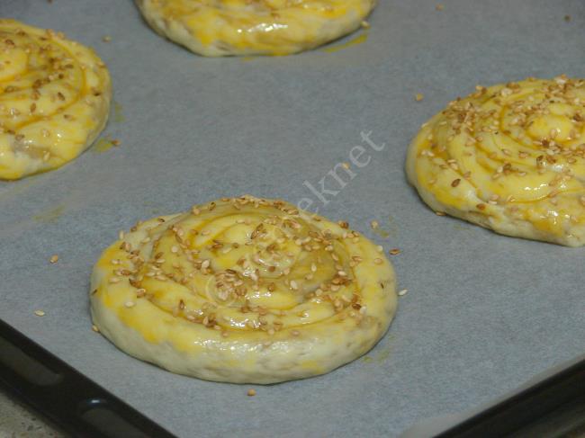Tahinli Rulo Çörek - Yapılışı (15/20) 