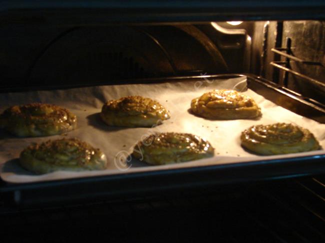 Tahinli Rulo Çörek - Yapılışı (16/20) 