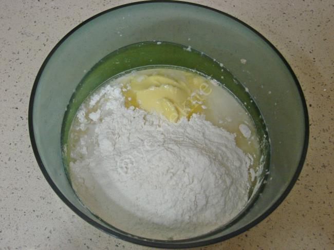 Tahinli Rulo Çörek - Yapılışı (4/20) 