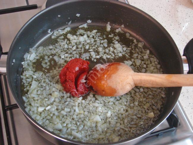 Zeytinyağlı Taze Barbunya Yemeği - Yapılışı (4/12) 