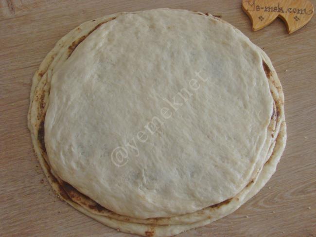 Haşhaşlı Cevizli Burma Çörek - Yapılışı (10/24) 