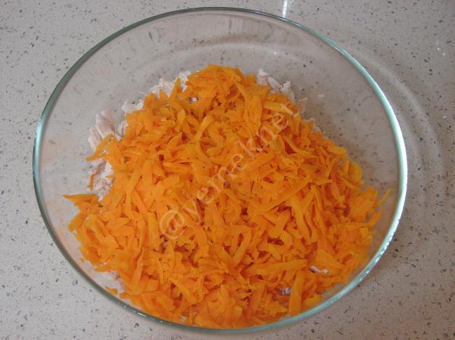 Havuçlu Tavuk Salatası - Yapılışı (7/12) 
