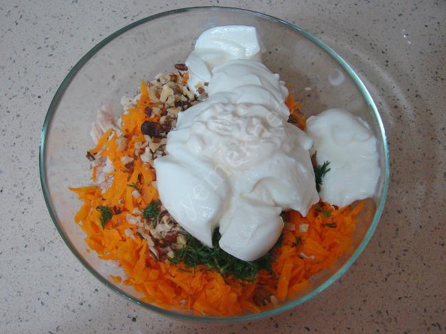 Havuçlu Tavuk Salatası - Yapılışı (8/12) 