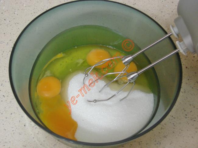 İki Renkli Sodalı Kek - Yapılışı (2/16) 