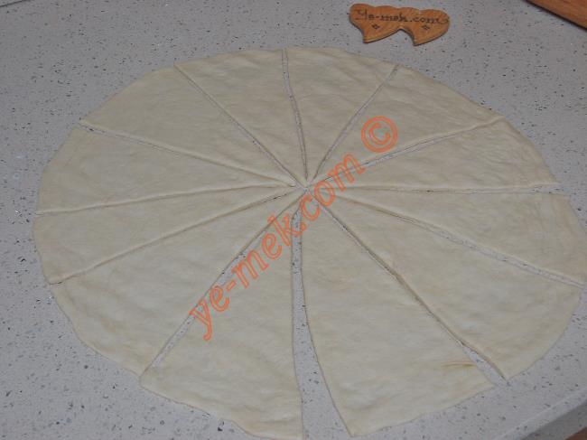 Kıymalı Katmer Poğaça - Yapılışı (10/16) 