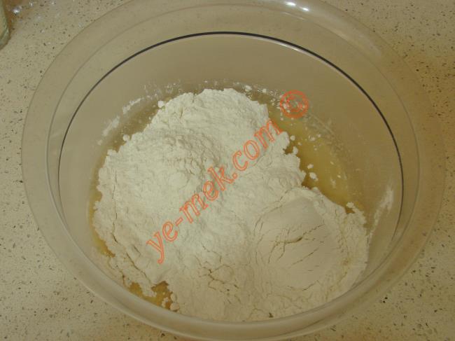 Kıymalı Katmer Poğaça - Yapılışı (4/16) 