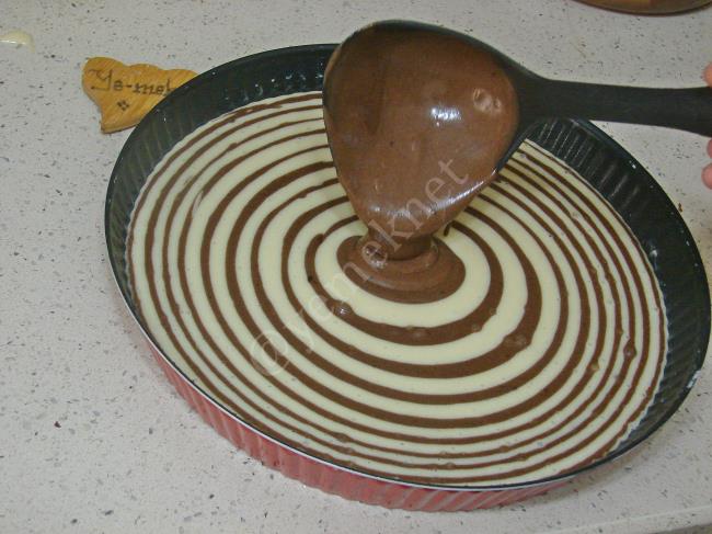 Kolay Zebra Kek - Yapılışı (15/20) 