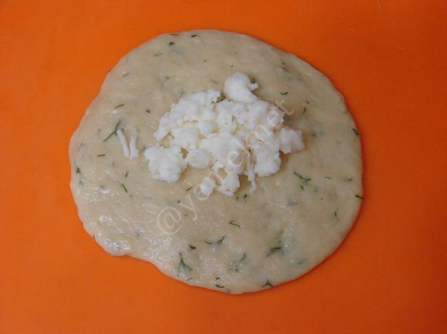 Peynirli Dereotlu Pastane Poğaçası - Yapılışı (10/20) 