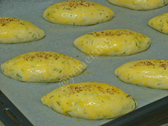 Peynirli Dereotlu Pastane Poğaçası - Yapılışı (16/20) 