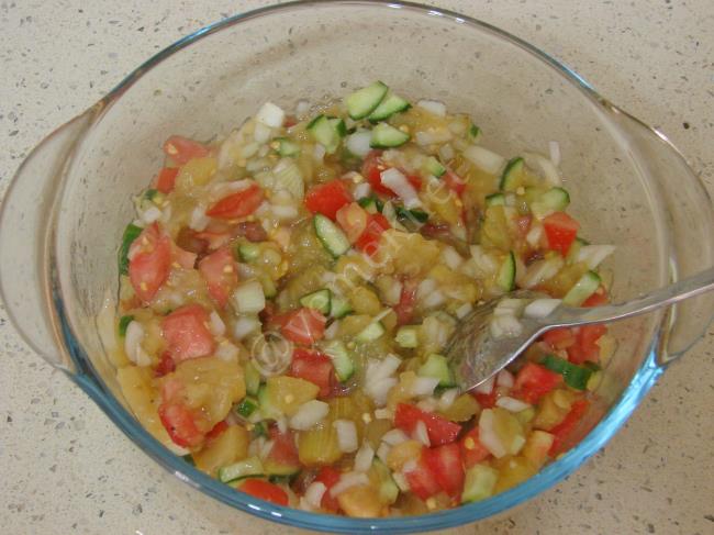 Soğanlı Patlıcan Salatası - Yapılışı (6/8) 