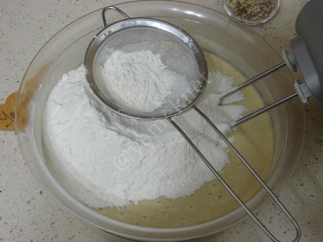 Tahinli Susamlı Kek - Yapılışı (7/20) 