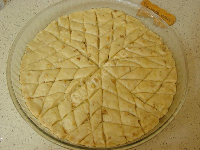 Yalancı Baklava Tatlısı - Yapılışı (13/20) 