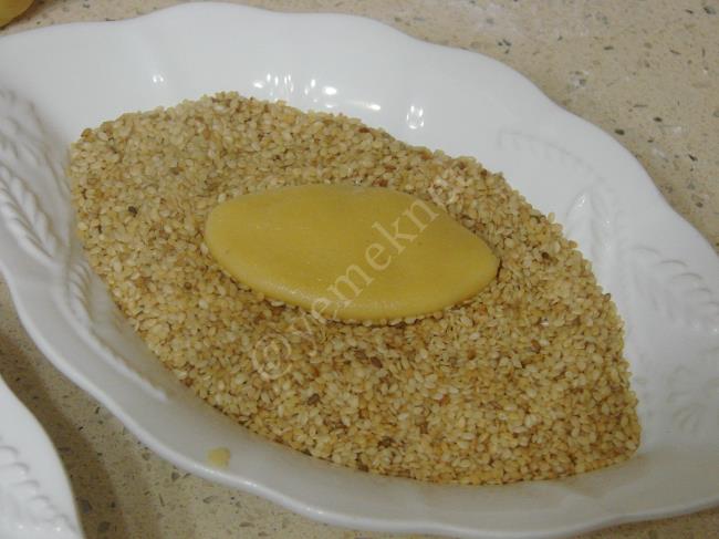 Ağızda Dağılan Tuzlu Kurabiye - Yapılışı (10/16) 