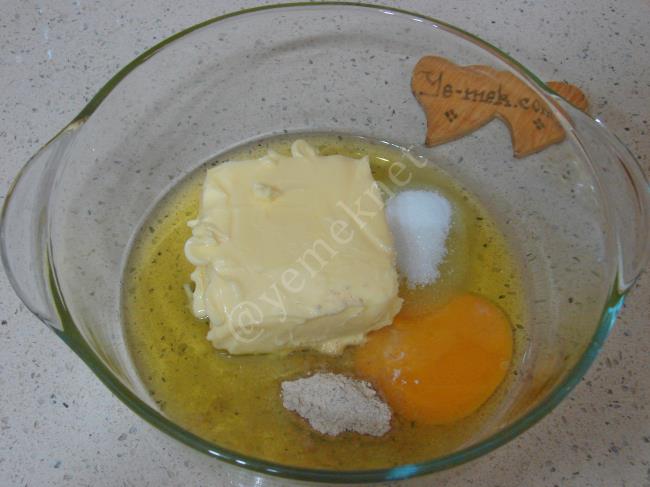 Ağızda Dağılan Tuzlu Kurabiye - Yapılışı (2/16) 