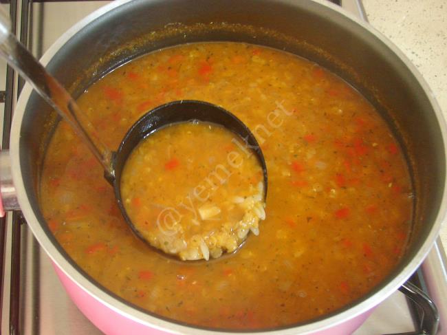 Arpa Şehriyeli Kırmızı Mercimek Çorbası - Yapılışı (9/12) 