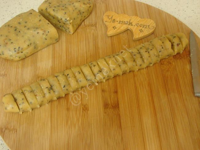 Baharatlı Tuzlu Kurabiye - Yapılışı (10/16) 