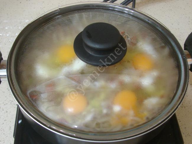 Soğanlı Yumurtalı Mıhlama - Yapılışı (10/16) 