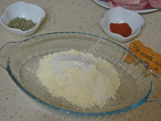 Tavada Mısır Unlu Palamut Kızartması - Yapılışı (2/12) 