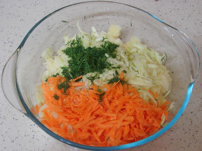 Yoğurtlu Sebze Salatası - Yapılışı (3/8) 