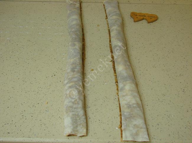 Cevizli Haşhaşlı Çıtır Börek - Yapılışı (14/24) 