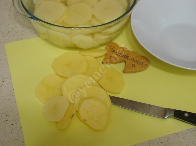 Fırında Kıymalı Patates Dizmesi - Yapılışı (2/24) 