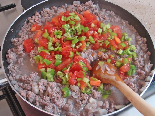 Fırında Kıymalı Patates Dizmesi - Yapılışı (5/24) 