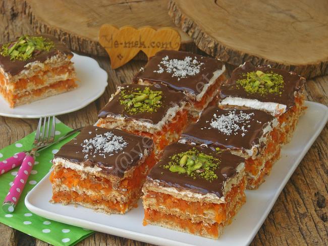 Havuçlu Bisküvili Yaş Pasta Nasıl Yapılır? (21/24) Resimli Yemek