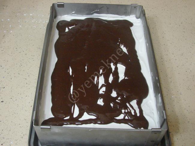 Havuçlu Bisküvili Yaş Pasta - Yapılışı (16/24) 