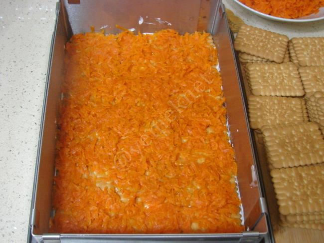 Havuçlu Bisküvili Yaş Pasta - Yapılışı (9/24) 