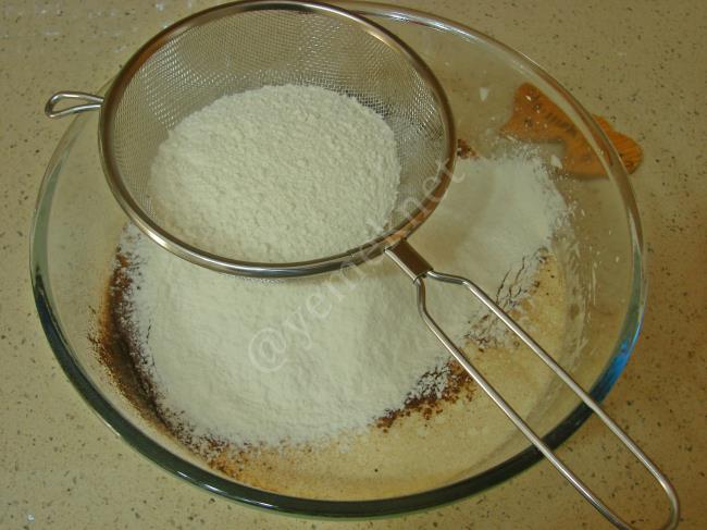 İçi muhallebili Kek - Yapılışı (5/20) 