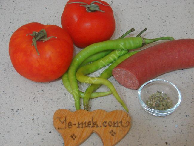 Kahvaltılık Sucuk Kavurması - Yapılışı (1/8) 