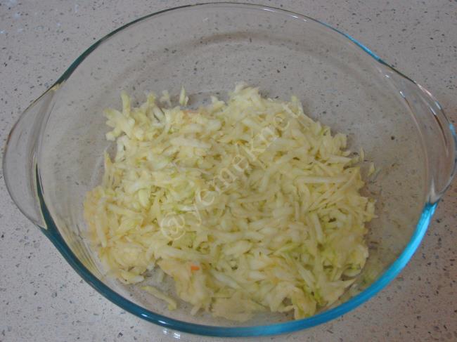 Karışık Sebzeli Mücver - Yapılışı (2/12) 