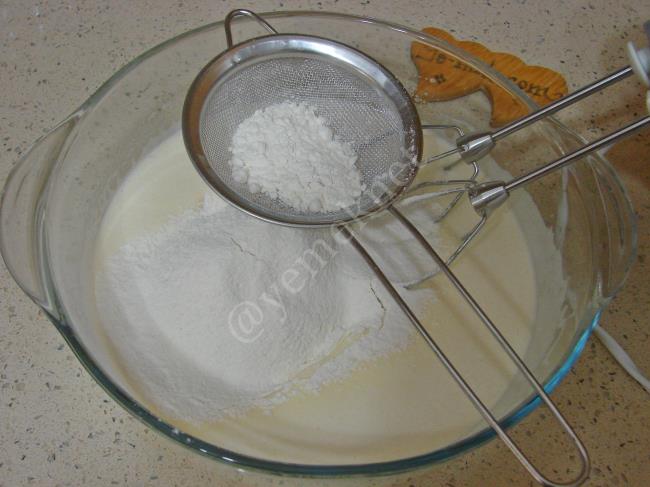 Kremalı İncirli Kek - Yapılışı (5/16) 