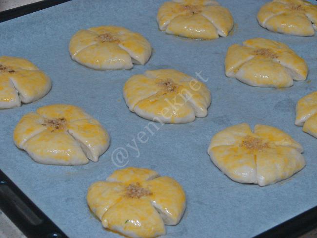 Mayalı Yoğurtlu Poğaça - Yapılışı (14/20) 