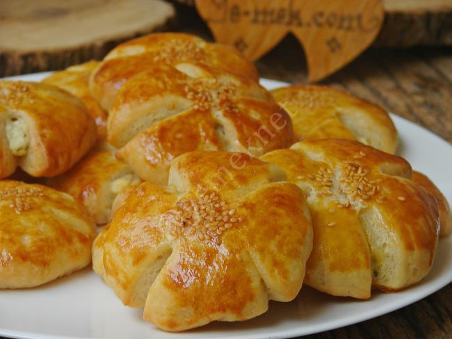 Mayalı Yoğurtlu Poğaça - Yapılışı (17/20) 