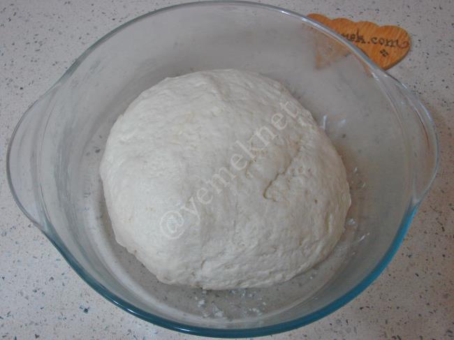 Mayalı Yoğurtlu Poğaça - Yapılışı (5/20) 