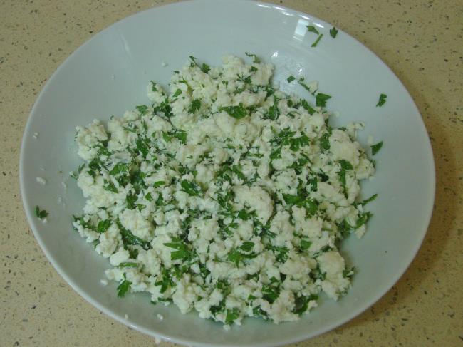 Peynirli Çıtır Üçgen Börek - Yapılışı (2/20) 