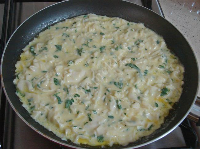 Tek Yufka Böreği - Yapılışı (10/16) 