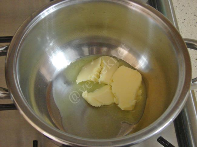 Beşamel Soslu Brokoli Yemeği - Yapılışı (3/16) 