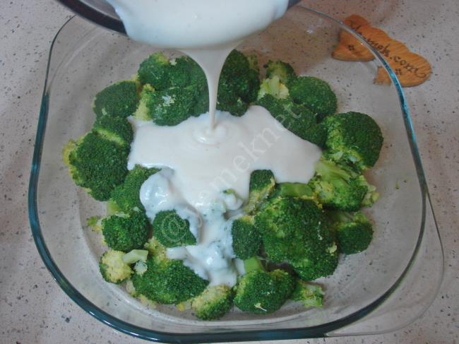 Beşamel Soslu Brokoli Yemeği - Yapılışı (9/16) 