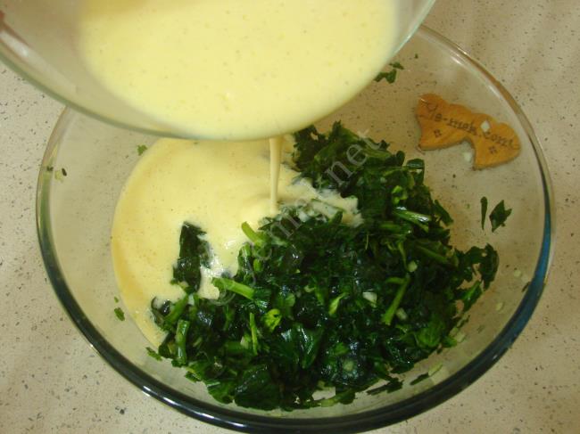 Hamursuz Ispanak Böreği - Yapılışı (7/16) 